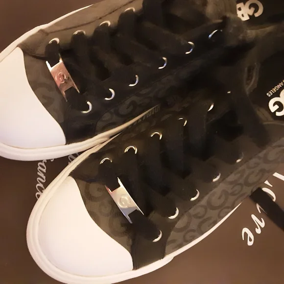 Guess Shoes Size 8 Canvas Monogram Sneakers NWOT - Picture 8 of 16